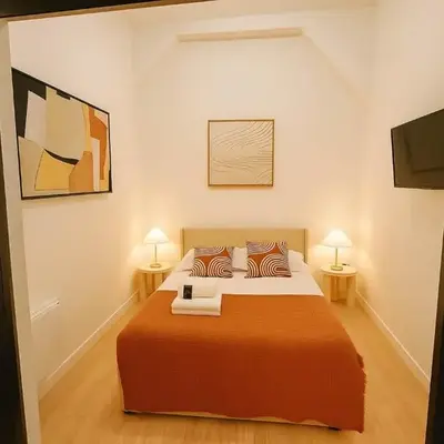 2 pieces avec mezzanine et deco design - Paris 9