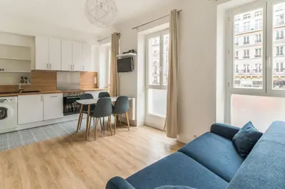Cuisine ou kitchenette dans l'établissement Appartement Montorgueil 3 étoiles - Welkeys