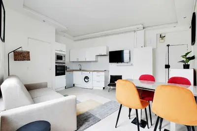 Cuisine ou kitchenette dans l'établissement Appartement Paris 4 Proche Bastille Confort