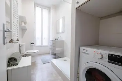 Salle de bains dans l'établissement Luxury Flat Champs Elysées 4 Guests