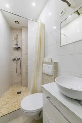 Salle de bains dans l'établissement Appartement metro jaures tout equipe - Paris 19