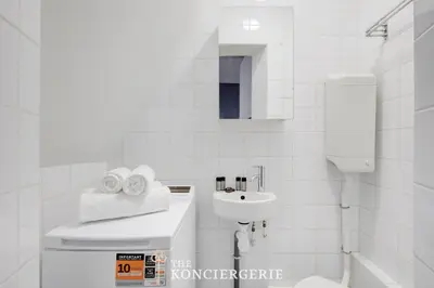 Salle de bains dans l'établissement Duplex Cosy 3 pieces 14e