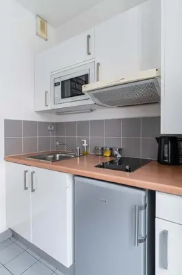 Cuisine ou kitchenette dans l'établissement Paris 5 Studio avec Jardin des Plantes a Deux Pas