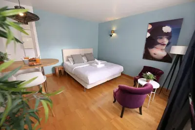 Un ou plusieurs lits dans un hébergement de l'établissement 402 - Studio elegant et confortable a Paris 5