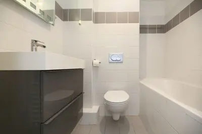 Salle de bains dans l'établissement 402 - Studio elegant et confortable a Paris 5