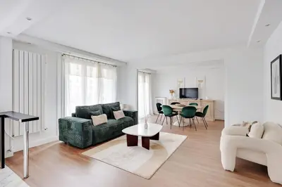 Télévision ou salle de divertissement dans l'établissement PARIS 10 - Luxury flat L024