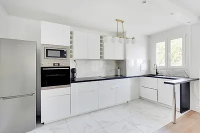 Cuisine ou kitchenette dans l'établissement PARIS 10 - Luxury flat L024