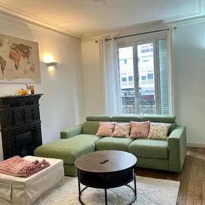 Comfort Parisian Room and Sofa Bed 1 min to Metro M4 & T3A