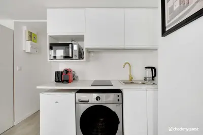 Cuisine ou kitchenette dans l'établissement Intimate apartment - 2P - Le Marais