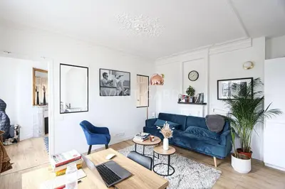 Coin salon dans l'établissement Mid-Term - Batignolles - 15 min-center of Paris