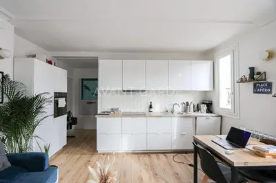 Cuisine ou kitchenette dans l'établissement Mid-Term - Batignolles - 15 min-center of Paris