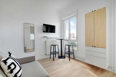 Télévision ou salle de divertissement dans l'établissement Cosy studio for 2 people - Malakoff
