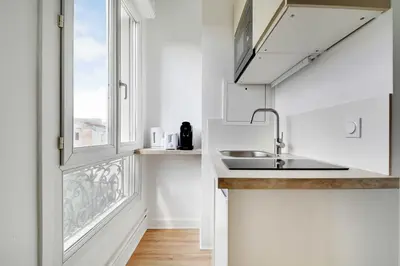 Cuisine ou kitchenette dans l'établissement Cosy studio for 2 people - Malakoff