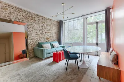 Coin salon dans l'établissement MyKeypers - Authentic Deluxe 2BR Flat - Rue Montorgueil
