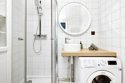 Salle de bains dans l'établissement Central 1BR in Le Marais - Close to Notre-Dame - Paris Vacation Rentals