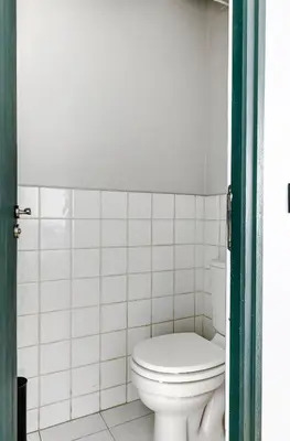 Salle de bains dans l'établissement Central 1BR in Le Marais - Close to Notre-Dame - Paris Vacation Rentals
