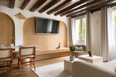 Télévision ou salle de divertissement dans l'établissement Refurbished Apartment - 2BR 6P - Chatelet