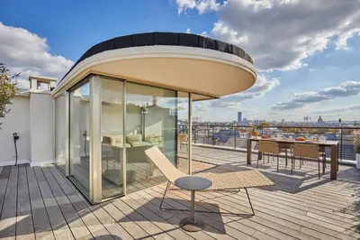 Balcon ou terrasse dans l'établissement Penthouse with view of the Eiffel Tower-Faubourg
