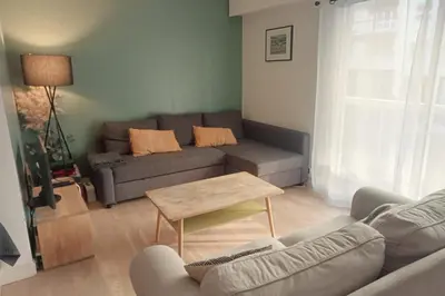 Coin salon dans l'établissement Quiet stay in Boulogne-Billancourt near Paris