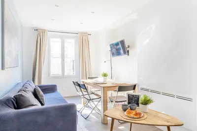 Coin salon dans l'établissement Charming Apartment - 2BR 6P - Bastille