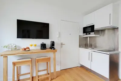 Cuisine ou kitchenette dans l'établissement Charming apartment - 1BR-4P- Suresnes