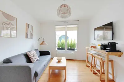 Cuisine ou kitchenette dans l'établissement Charming apartment - 1BR-4P- Suresnes