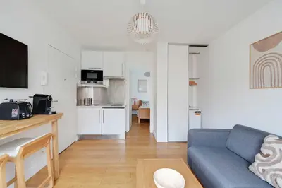 Cuisine ou kitchenette dans l'établissement Charming apartment - 1BR-4P- Suresnes