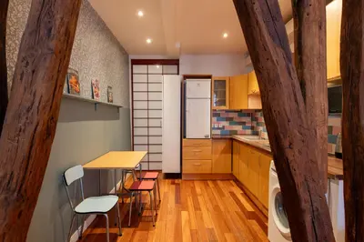 Cuisine ou kitchenette dans l'établissement Designer and stylish flat in vibrant Belleville neighborhood near the metro