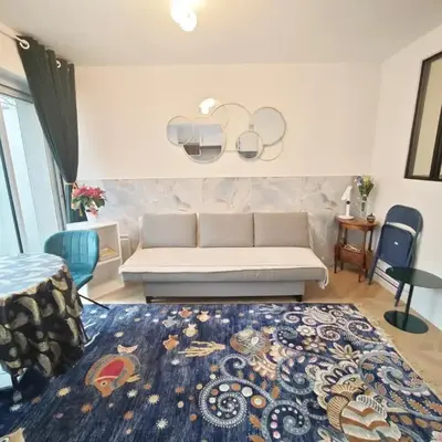Arc de Triomphe 2 min walk Elegant Apartment