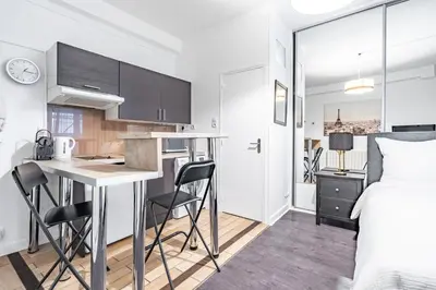 Cuisine ou kitchenette dans l'établissement Chic Studio - Rivoli