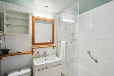 Salle de bains dans l'établissement Studio Cosy Musee du Louvre - Paris 7 - 2P