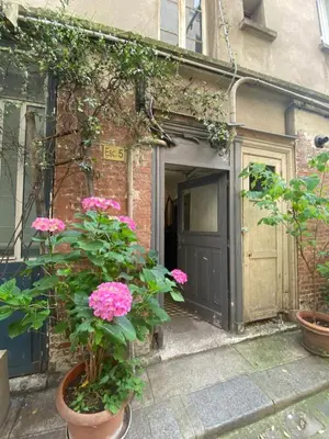 Façade ou entrée de l'établissement Le Petit Nid à Paris XI