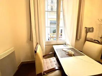 Coin salon dans l'établissement 2-bedrooms apart near the Eiffel Tower