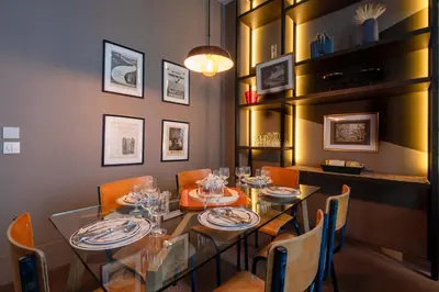 Coin salon dans l'établissement Luxury Flat 2 BDR Design Heart of Marais