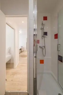 Salle de bains dans l'établissement Bright Apartment - Sacré Coeur Basilica