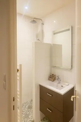 Salle de bains dans l'établissement Appartement 4 Chambres proche commodités Ideal grande Famille et Groupe de professionnels Proche Paris