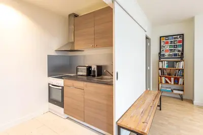 Cuisine ou kitchenette dans l'établissement Elegant apartment near Trocadéro