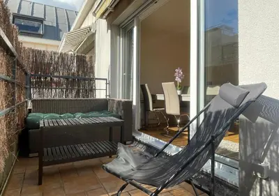 Balcon ou terrasse dans l'établissement Appartement 60m2 - 6 pers max - dernier étage - Parking gratuit - Paris Montrouge - Métro 4min - spacieux, calme et ensoleillé - Free Wifi