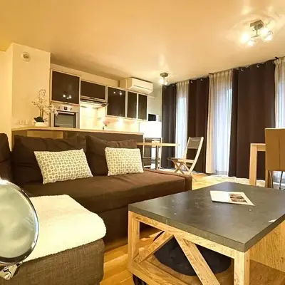 Appartement 60m2 - 6 pers max - dernier étage - Parking gratuit - Paris Montrouge - Métro 4min - spacieux