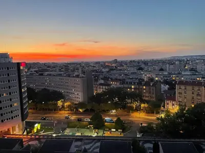 Lever ou coucher de soleil vu de l'appartement ou à proximité