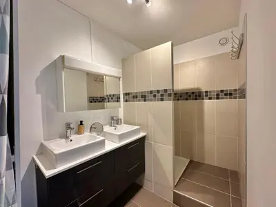 Salle de bains dans l'établissement Le Gémeaux - Paris - La Défense vue d'exception