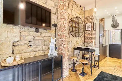 Cuisine ou kitchenette dans l'établissement Charming Apartment - Paris Pere Lachaise