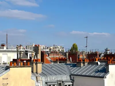 Vue générale sur Paris ou vue de la ville depuis l'appartement