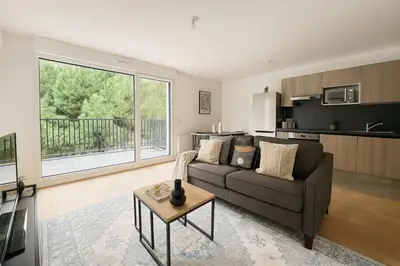 Coin salon dans l'établissement Spacieux 3 chambres et lumineux à Montrouge