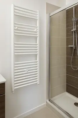 Salle de bains dans l'établissement Spacieux 3 chambres et lumineux à Montrouge