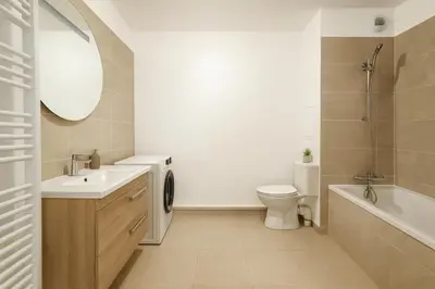 Salle de bains dans l'établissement Spacieux 3 chambres et lumineux à Montrouge