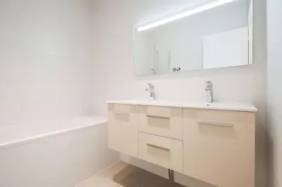 Salle de bains dans l'établissement Elegant apartment, Avenue des Champs-Élysées