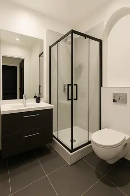 Salle de bains dans l'établissement Elegant apartment, Avenue des Champs-Élysées