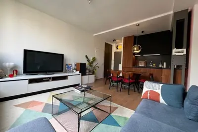 Télévision ou salle de divertissement dans l'établissement Bright accommodation in Asnières-sur-Seine