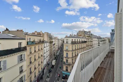 Vue générale sur Paris ou vue de la ville depuis l'appartement